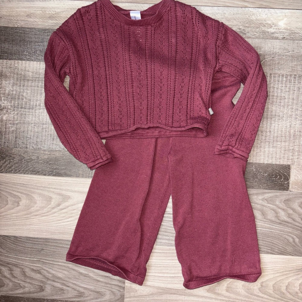 Girls Ribbed Knit Shorts in Burgundy